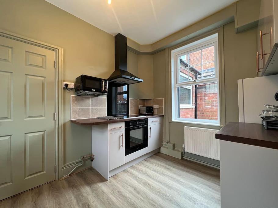 The Rose- Grd Floor, 2-5 Beds, Smarttv, Uni, Tram, M250 Fibre Apartman Nottingham Kültér fotó