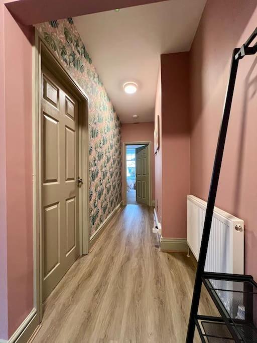 The Rose- Grd Floor, 2-5 Beds, Smarttv, Uni, Tram, M250 Fibre Apartman Nottingham Kültér fotó